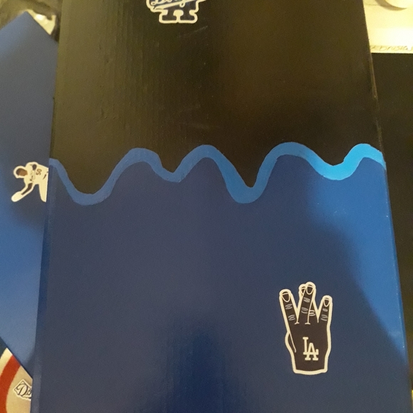 Custom designed dodgers replacement shoe box - Picture 9 of 9